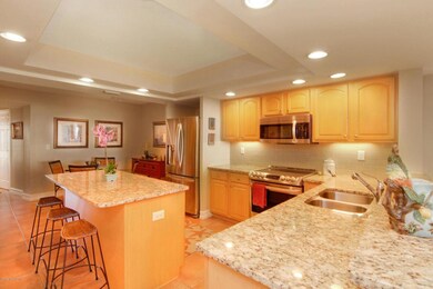 ISLAND/BREAKFAST ROOM