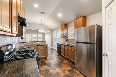 9966 Chimney Swift Ln, Conroe, TX 77385 - photo 7