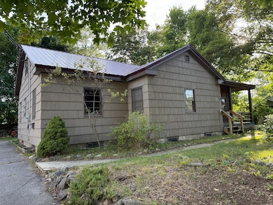 26 Pleasant St, Millinocket, ME 04462 - photo 2