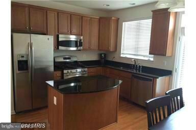 42596 Pine Forest Dr, Chantilly, VA 20152 - photo 2