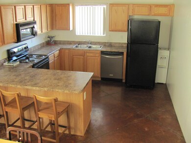 420 E Geronimo Bluff Loop, Tucson, AZ 85705 - photo 5