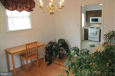 1812 Cromwood Rd, Parkville, MD 21234 - photo 7