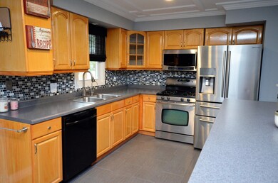 8945 Angling Rd, Portage, MI 49024 - photo 5