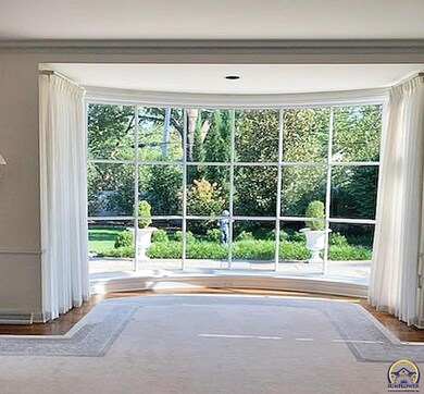 1550 SW Stratford Rd, Topeka, KS 66604 - photo 5