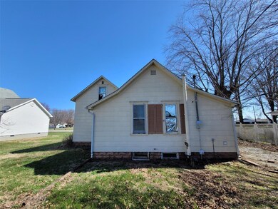 165 N Center St, Hoyleton, IL 62803 - photo 3