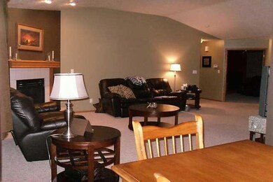 3021 Timber Hill Ct, Des Moines, IA 50320 - photo 3