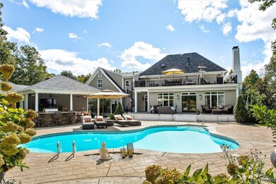 Heated saltwater pool (NEW pump 2022 + NEW salt ce