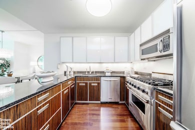 Chelsea House unit 3E, New York, NY 10011 - photo 3