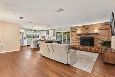 1004 Monterey Dr, Leesburg, FL 34748 - photo 7