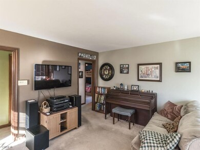 1601 Northwest Dr, Des Moines, IA 50310 - photo 4