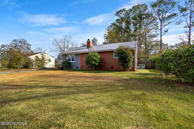 604 Jarman St, Jacksonville, NC 28540 - photo 3