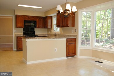 13481 Stream Valley Dr, Chantilly, VA 20151 - photo 2