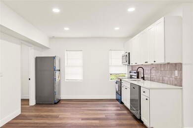 6910 Vermont Dr, Tampa, FL 33619 - photo 3