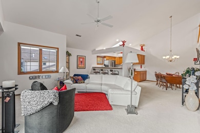 2215B Circle Ridge unit D, Delafield, WI 53018 - photo 7