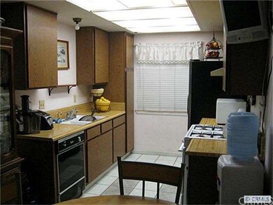 KITCHEN WITH DINNING AREA