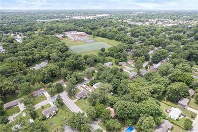 5620 Perry Ave, Shawnee, KS 66203 - photo 5