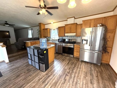 69 Railroad St, Clarendon, PA 16313 - photo 5