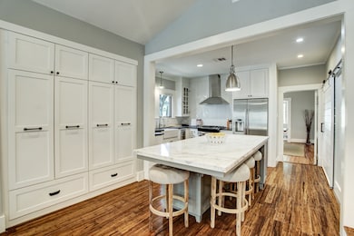 946 Merrill St, Houston, TX 77009 - photo 4