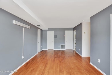 491 College Dr unit 491, Edison, NJ 08817 - photo 2