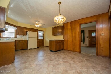 6209 Apex Dr, Louisville, KY 40219 - photo 7