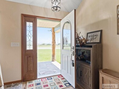 882 W 110 N, Blackfoot, ID 83221 - photo 3