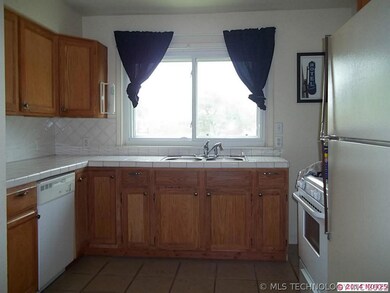 Lovely natural light - In Kitchen