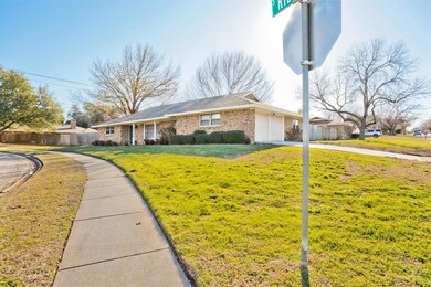 606 S Ridgeway Dr, Cleburne, TX 76033 - photo 4