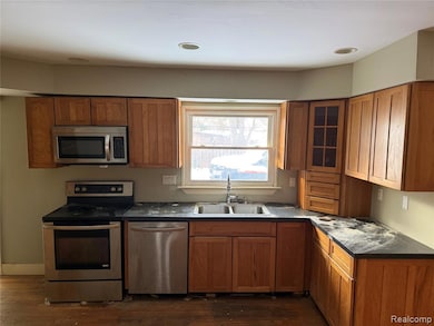 29863 Fall River Rd, Southfield, MI 48076 - photo 7