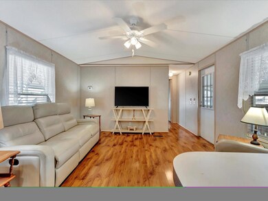 128 Saint Martins Way, Apollo Beach, FL 33572 - photo 7