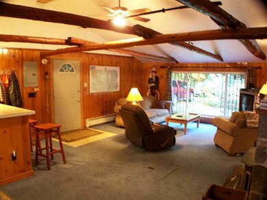 Entry/Foyer.