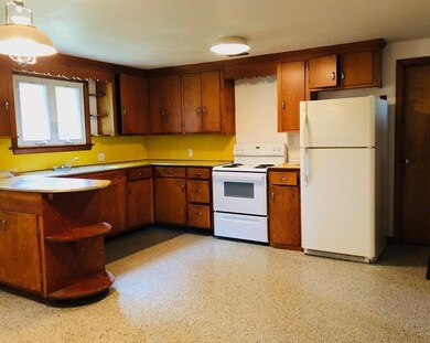 3 Wequamps Dr, South Deerfield, MA 01373 - photo 4