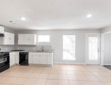 2420 Avenue C, Rosenberg, TX 77471 - photo 5