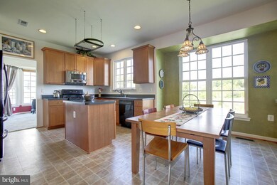 17063 Anns Brook Ct, Woodbridge, VA 22191 - photo 7