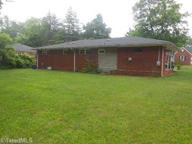 816 Lewis St, Asheboro, NC 27203 - photo 7