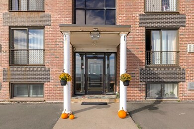 222 Winthrop Shore Dr unit 7, Winthrop, MA 02152 - photo 4