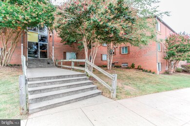 7502 Prince Cole Ct unit 11, Manassas, VA 20111 - photo 4