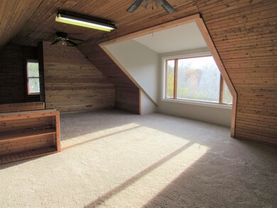 3rd floor sunny great room!