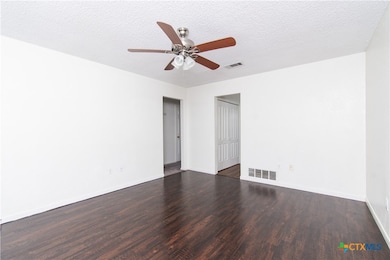 142 Wolf Rd unit D, Copperas Cove, TX 76522 - photo 2