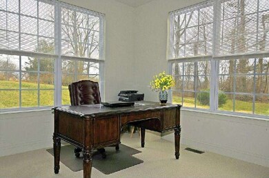 346 Sterling Ln, Downingtown, PA 19335 - photo 6