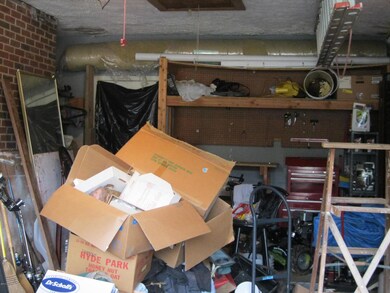 8304 Trakia Ct, Louisville, KY 40219 - photo 3