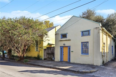 Detached Guesthouse faces Maurepas St.