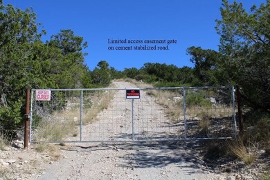 239 Private Road 2705, Uvalde, TX 78801 - photo 6