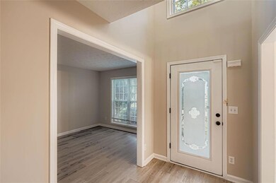 1570 Twin Bridge Ln, Lawrenceville, GA 30043 - photo 5