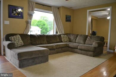 1211 Meadow View Rd, Pasadena, MD 21122 - photo 5