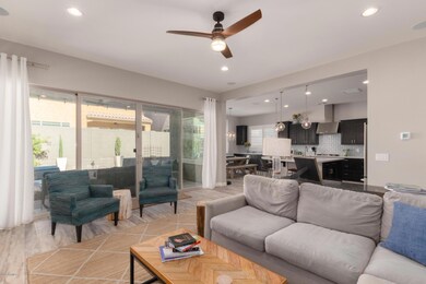 0010-Family Room