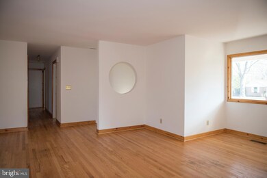 9704 Signal Ct, Manassas, VA 20111 - photo 5