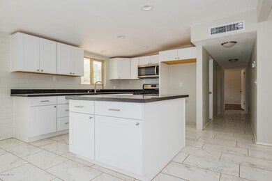 016 - 1554 W. Mohave