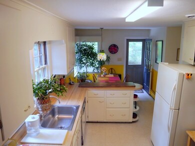 250 Madison Ave W, Holyoke, MA 01040 - photo 6