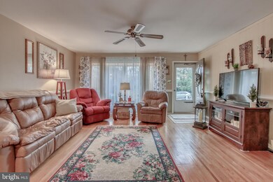 3750 Susan Ln, Brookhaven, PA 19015 - photo 6