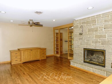 2217 Hawthorne Ln, Waukegan, IL 60087 - photo 6